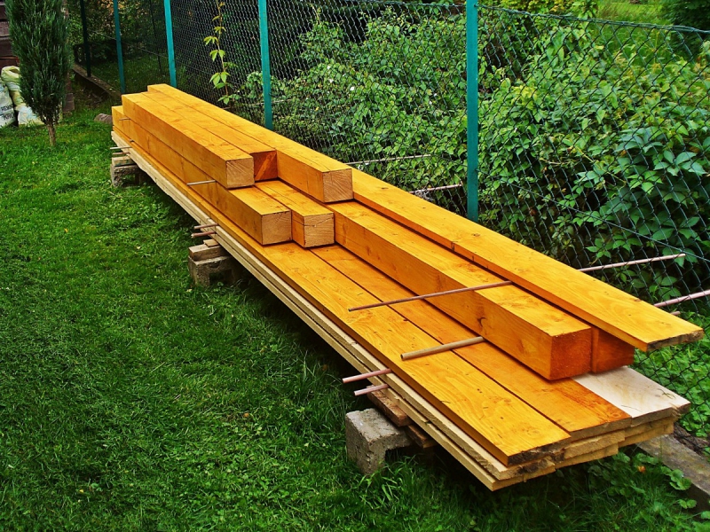 menuisier-BEZAUDUN LES ALPES-min_boards_the_rafters_joinery_tree_painting_wood_colored_paint-871508